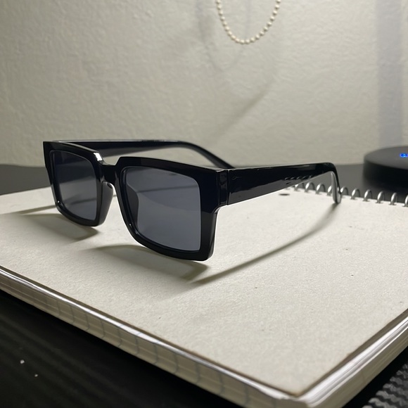 Retro Vintage Sunglasses - Picture 2 of 4